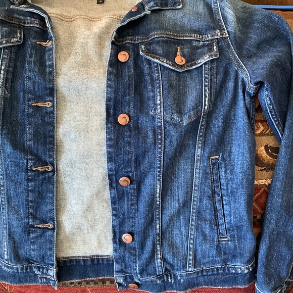 Joe Jean Distressed Jean Jacket Denim Dark Blue Brass Button Sz M - Picture 2 of 11